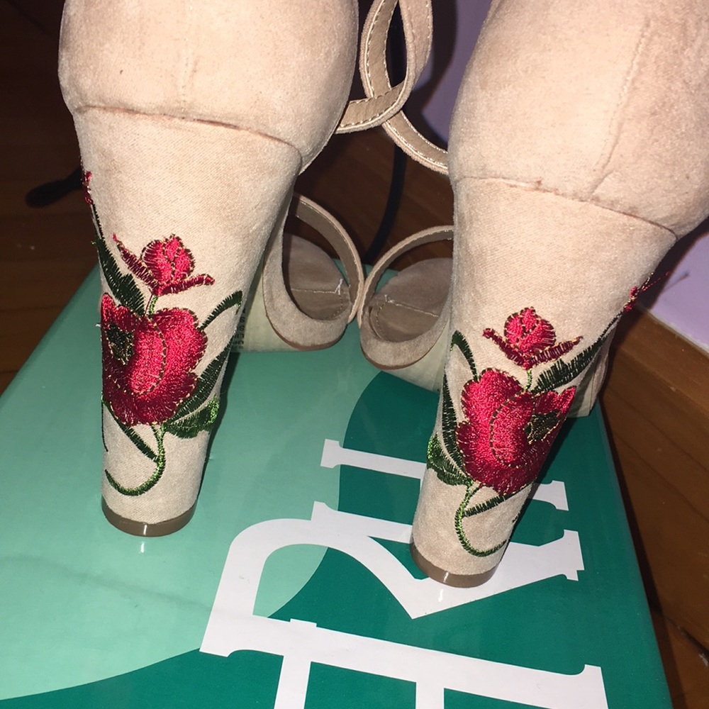 Brand new heels!!